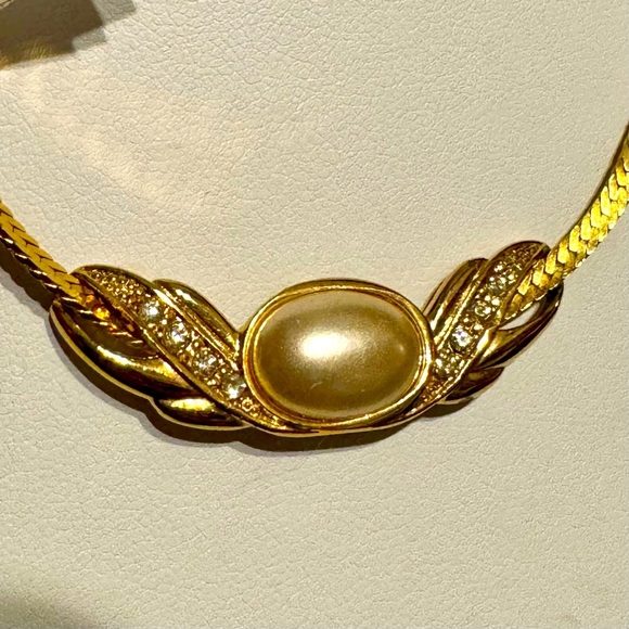 Vintage Faux Pearl Sliding Pendant on Gold Tone Herringbone Chain 15” Choker - Picture 7 of 7